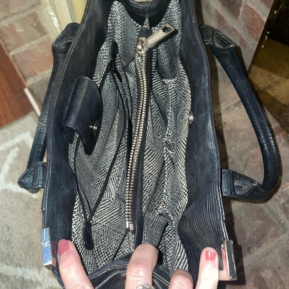 Rebecca Minkoff Wavy Leather Zipper Embellished Bag + Adjustable/removable strap - Picture 4 of 11